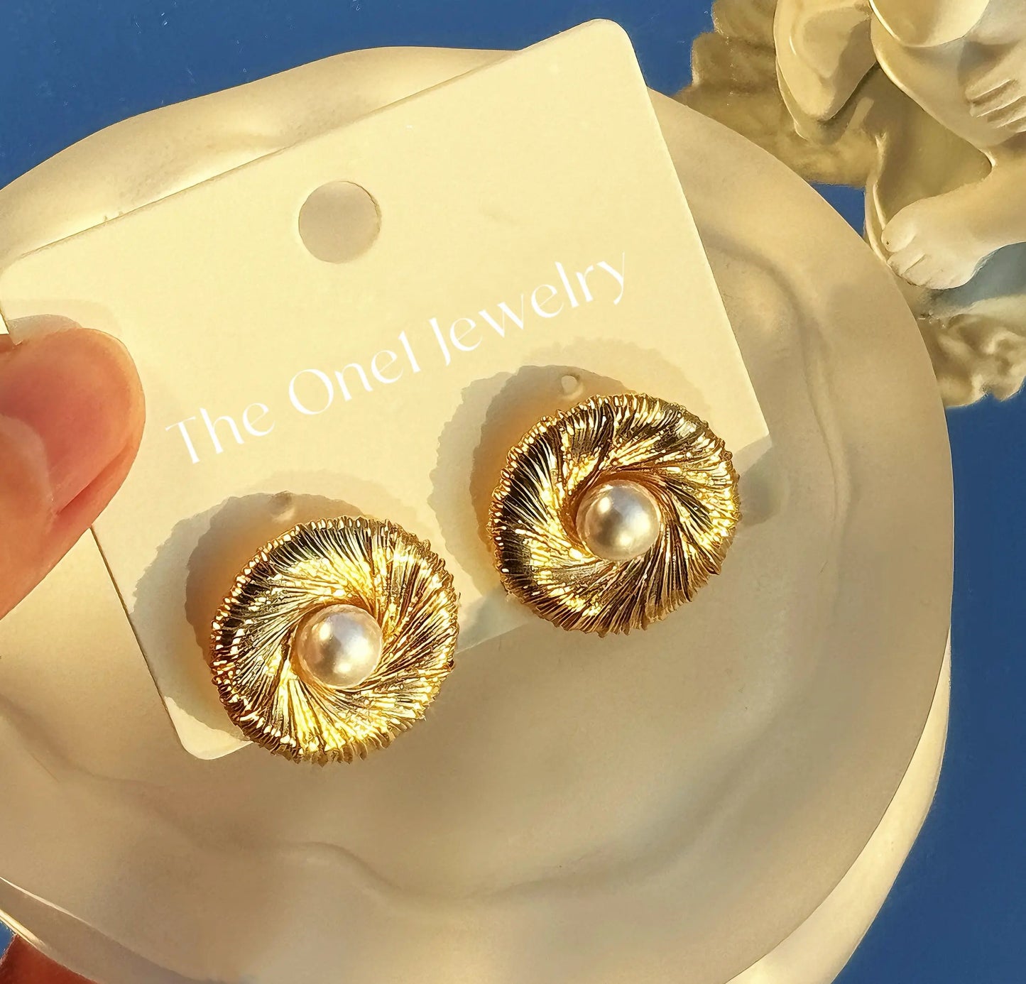The One1- Textured Gold Pearl Earrings