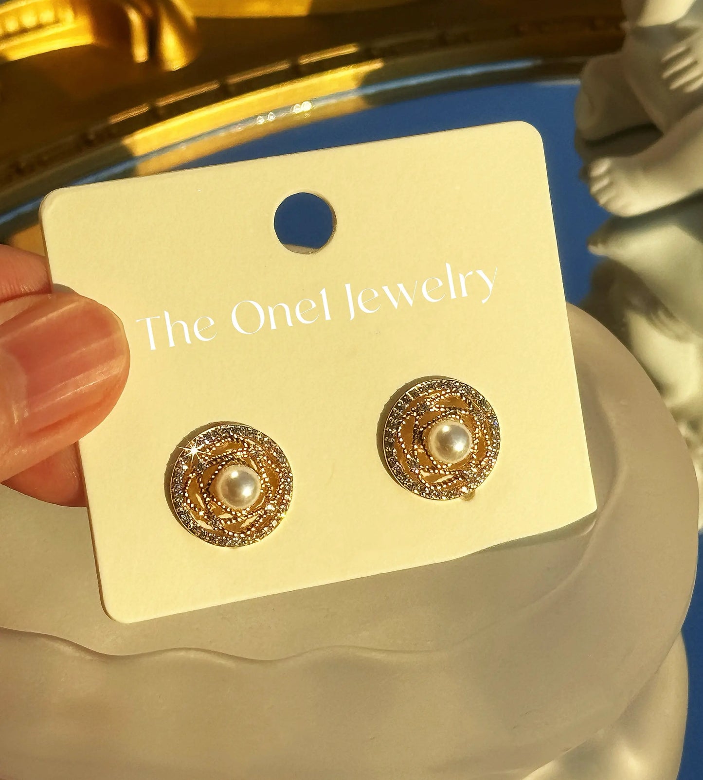 The One1- Vintage Pearl Sparkling Earrings