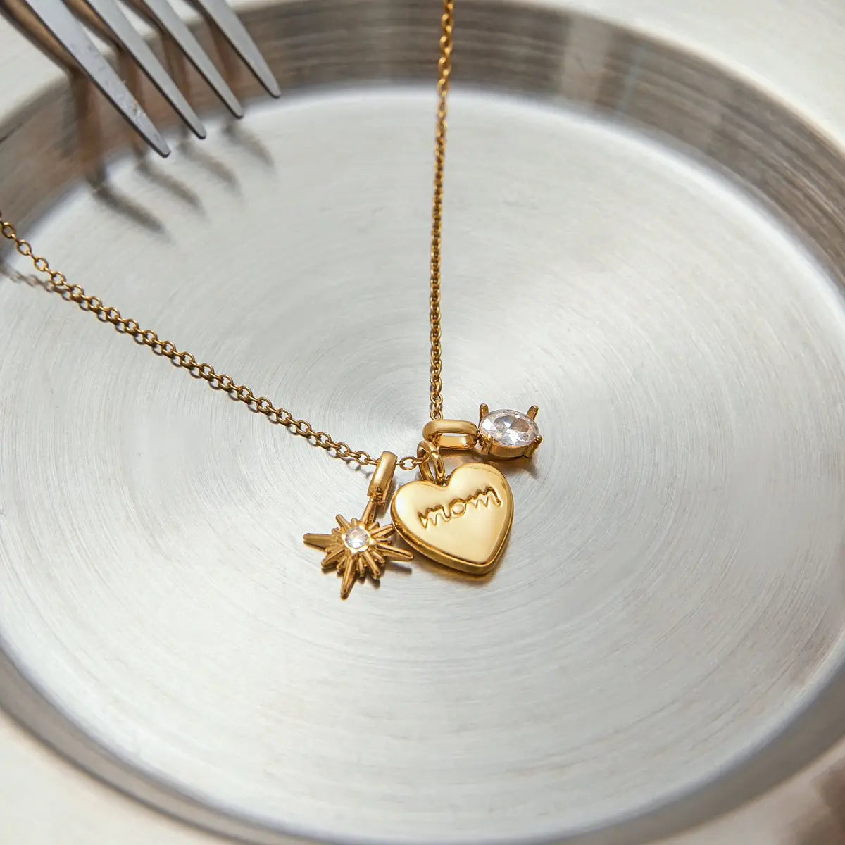 The One1| Waterproof heart necklace for woman, perfect for summer holiday
