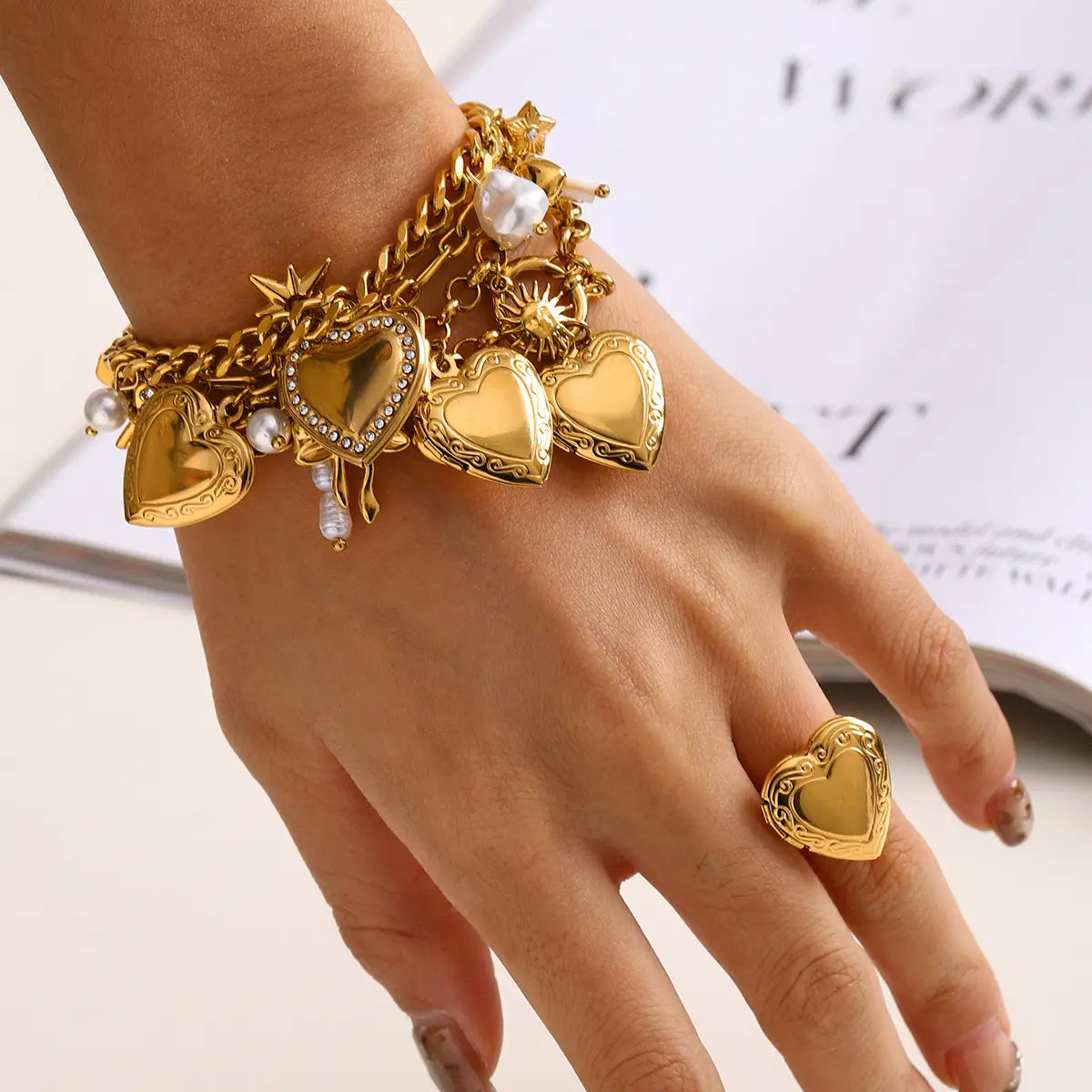 The One1| Golden HeartLocket Bracelet for woman and man, Waterproof