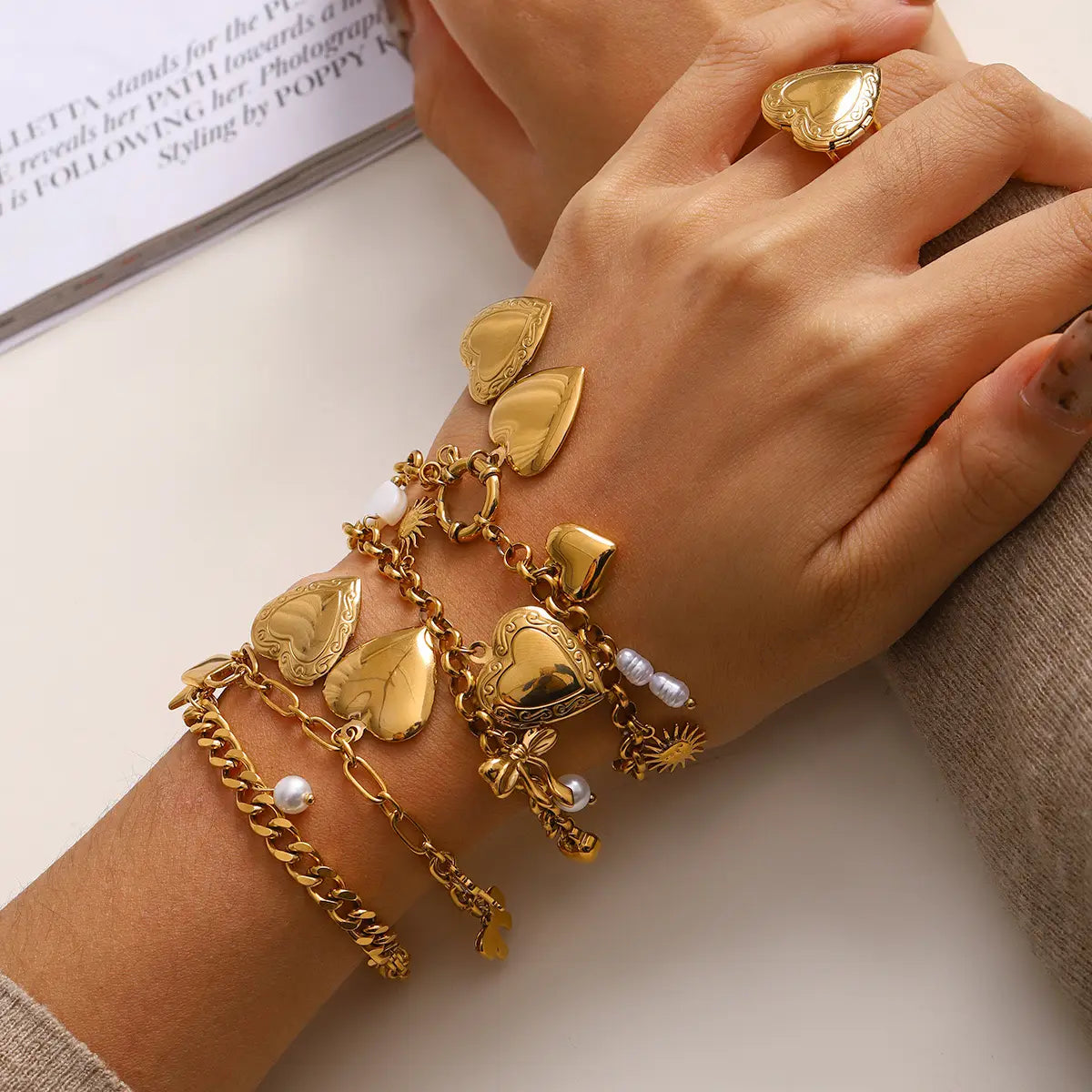 The One1| Golden HeartLocket Bracelet for woman and man, Waterproof