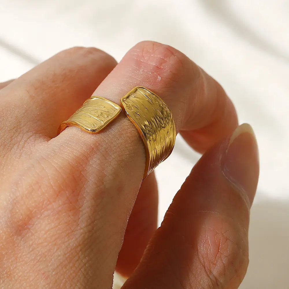 The One1| Crinkle Wide Open Ring, Gold and Sliver