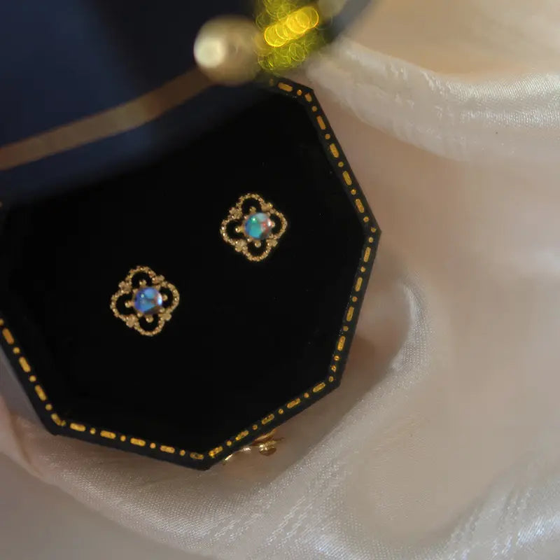 The One1| Moonstone Petal Earring