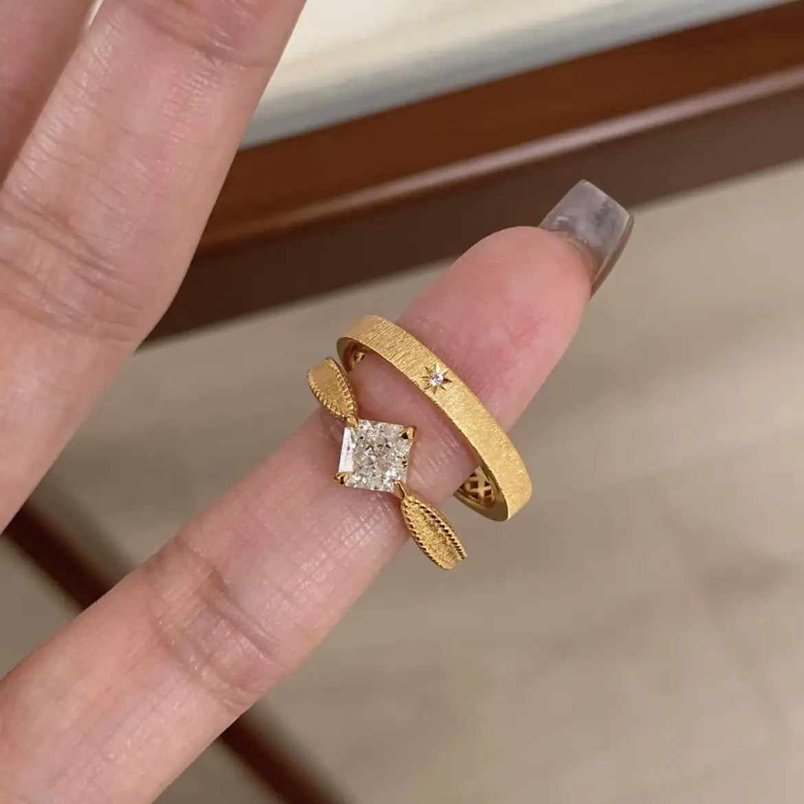 The One1| Vintage Glow Diamond Ring, Gold and Sliver