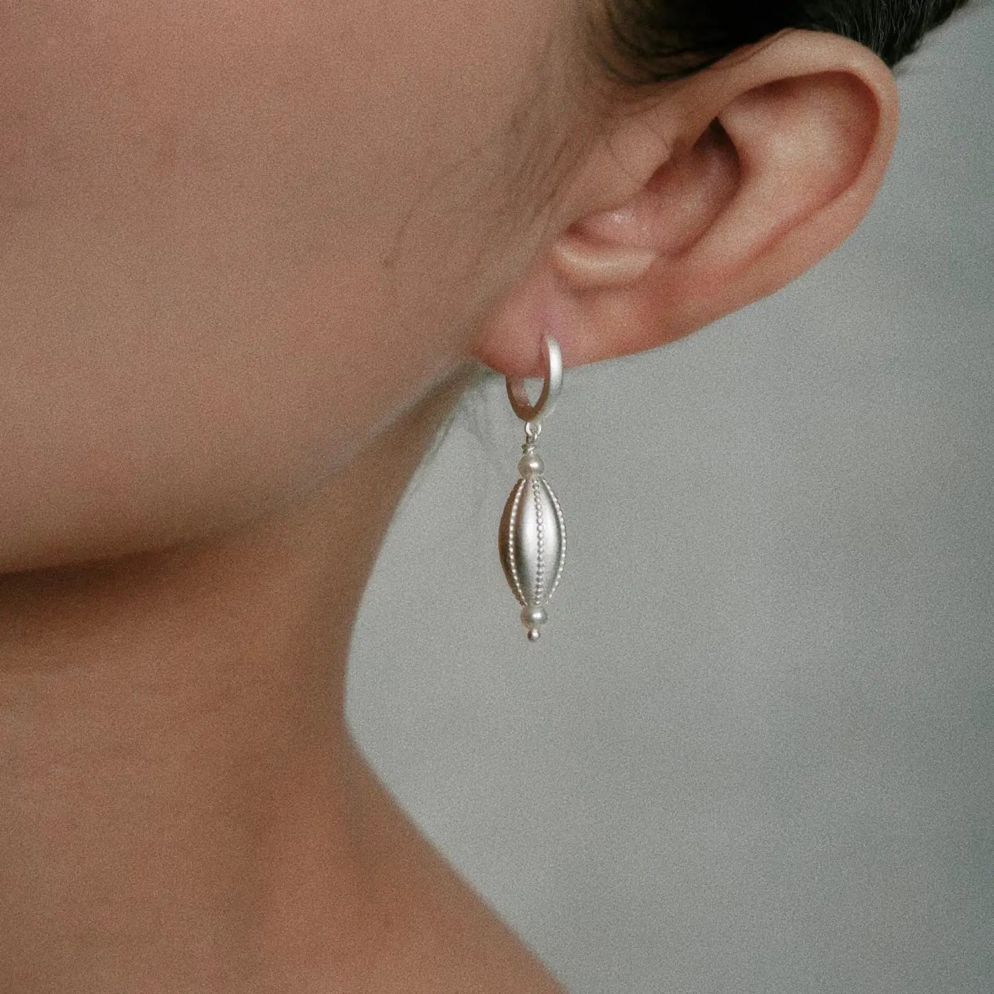 The One1| Sliver Olive Pearl Drops Earring for woman