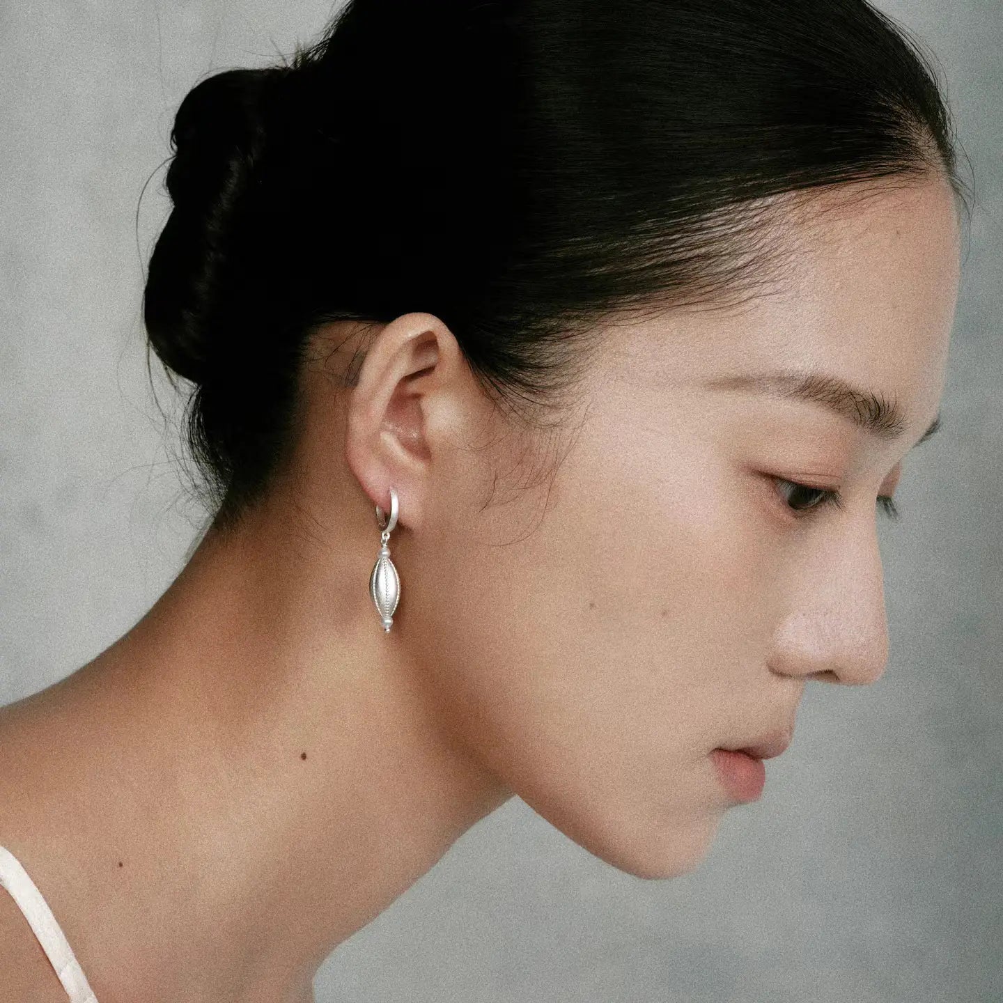 The One1| Sliver Olive Pearl Drops Earring for woman