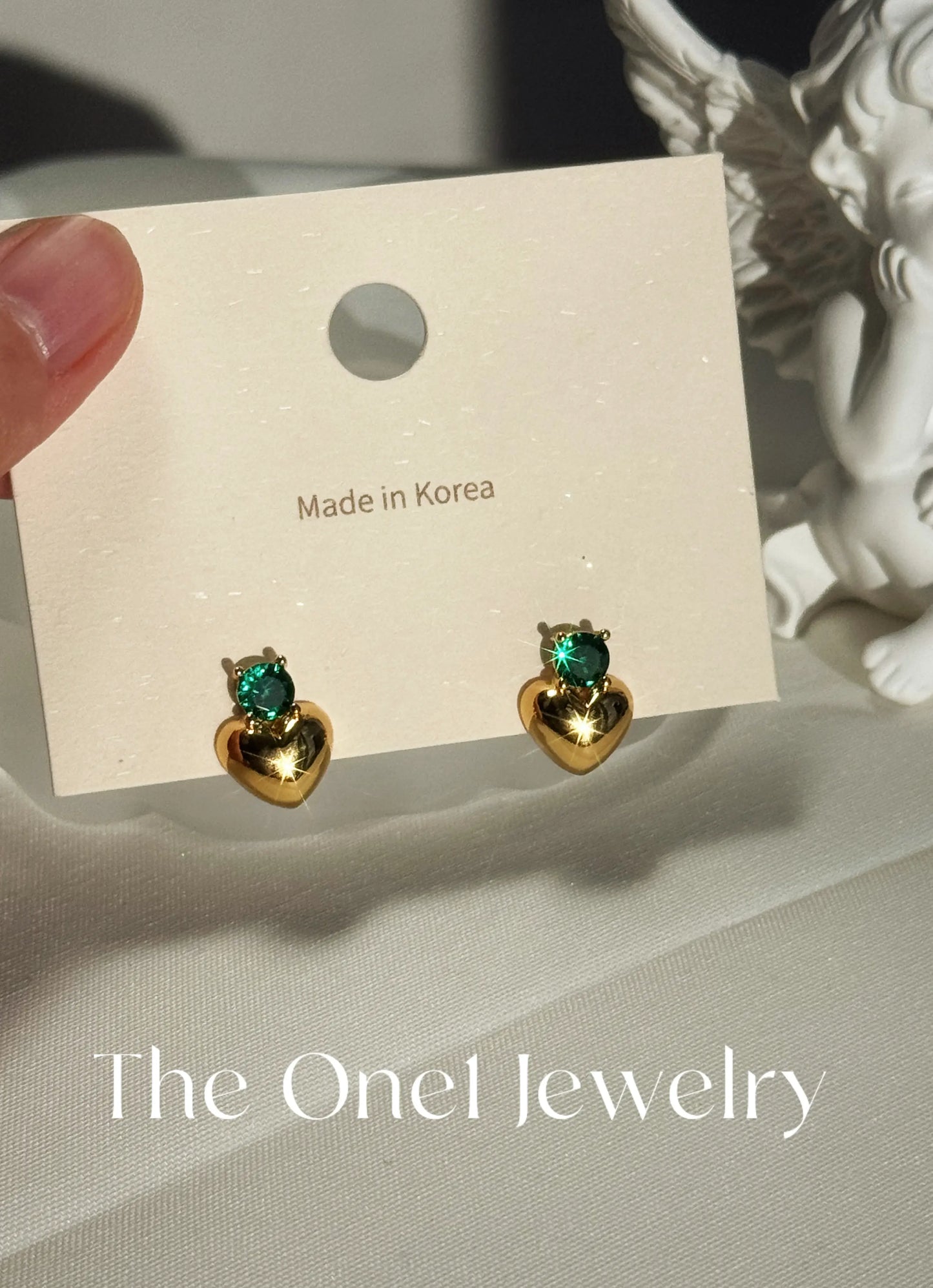 THE ONE1 - 24K Gold Heart Earrings with Emerald Zircon