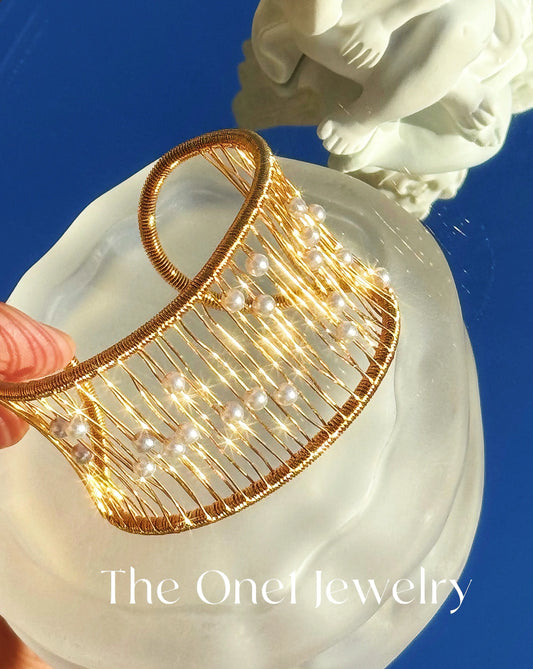 The One1 - Pearl Harp Cuff Bracelet for woman