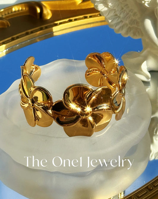 The One1 - Golden Flower Cuff Bracelet for woman