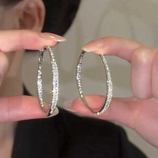 The One1| Gleam Loop Earring