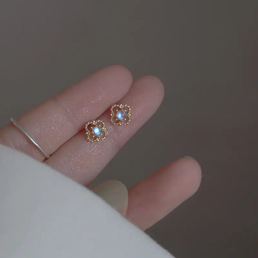 The One1| Moonstone Petal Earring